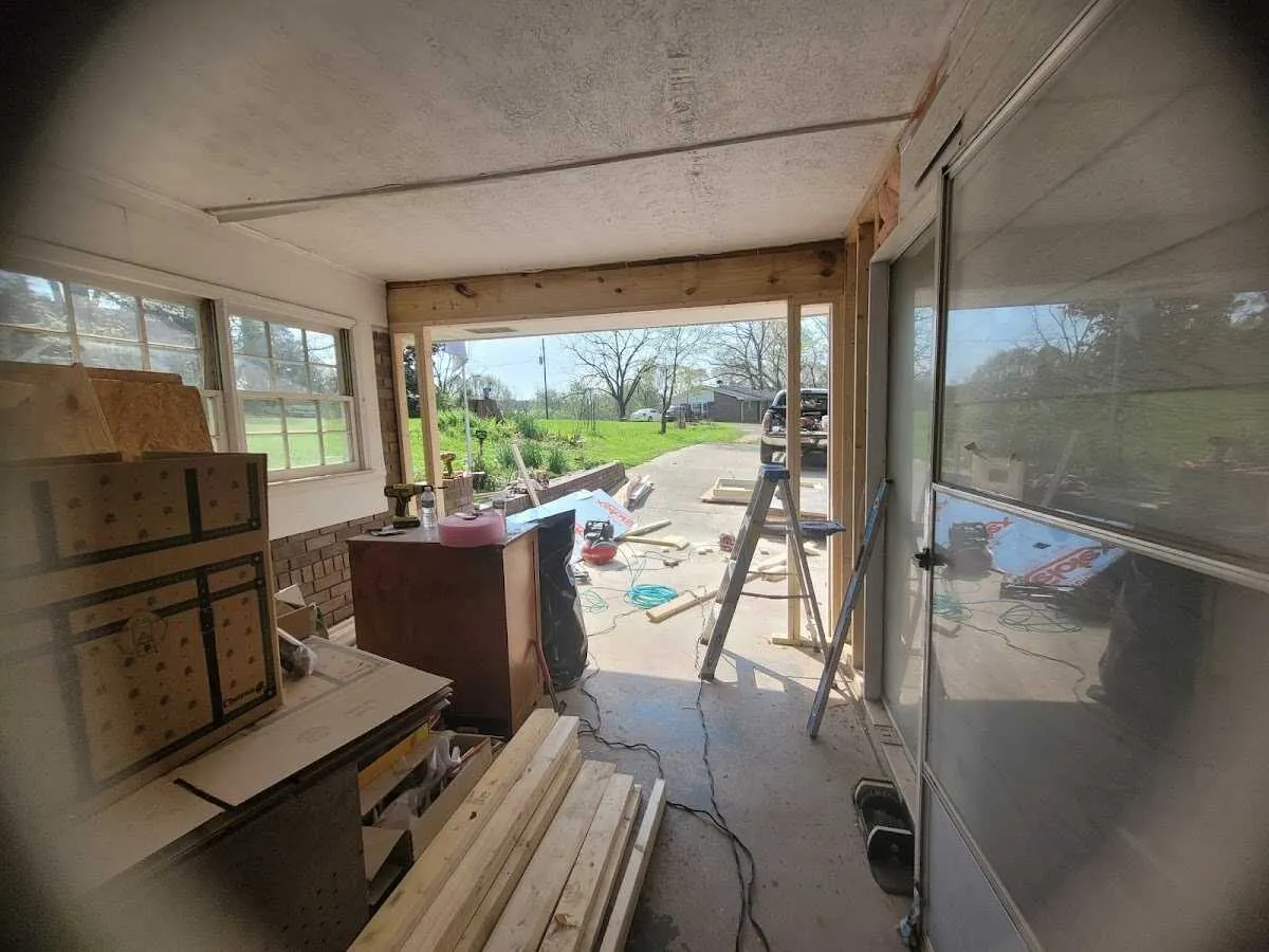 Air movers and dehumidifier for Water Mitigation Services in Willoughby